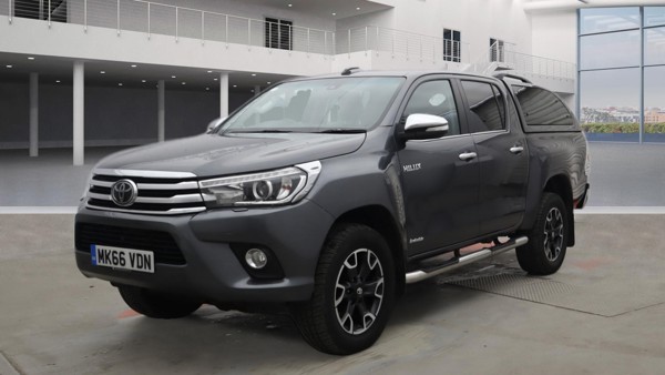 TOYOTA Hilux